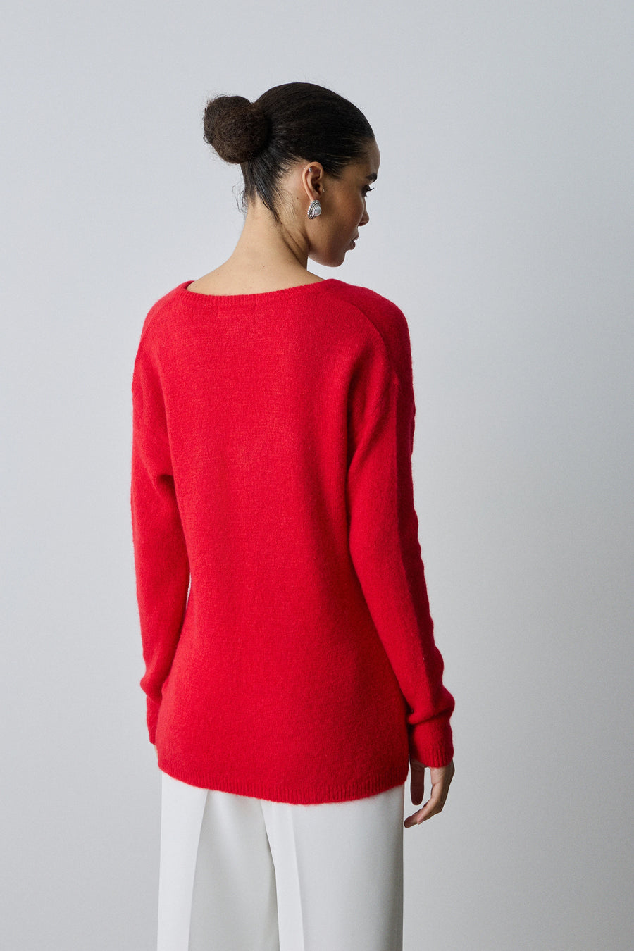 Knitted V-neck pullover