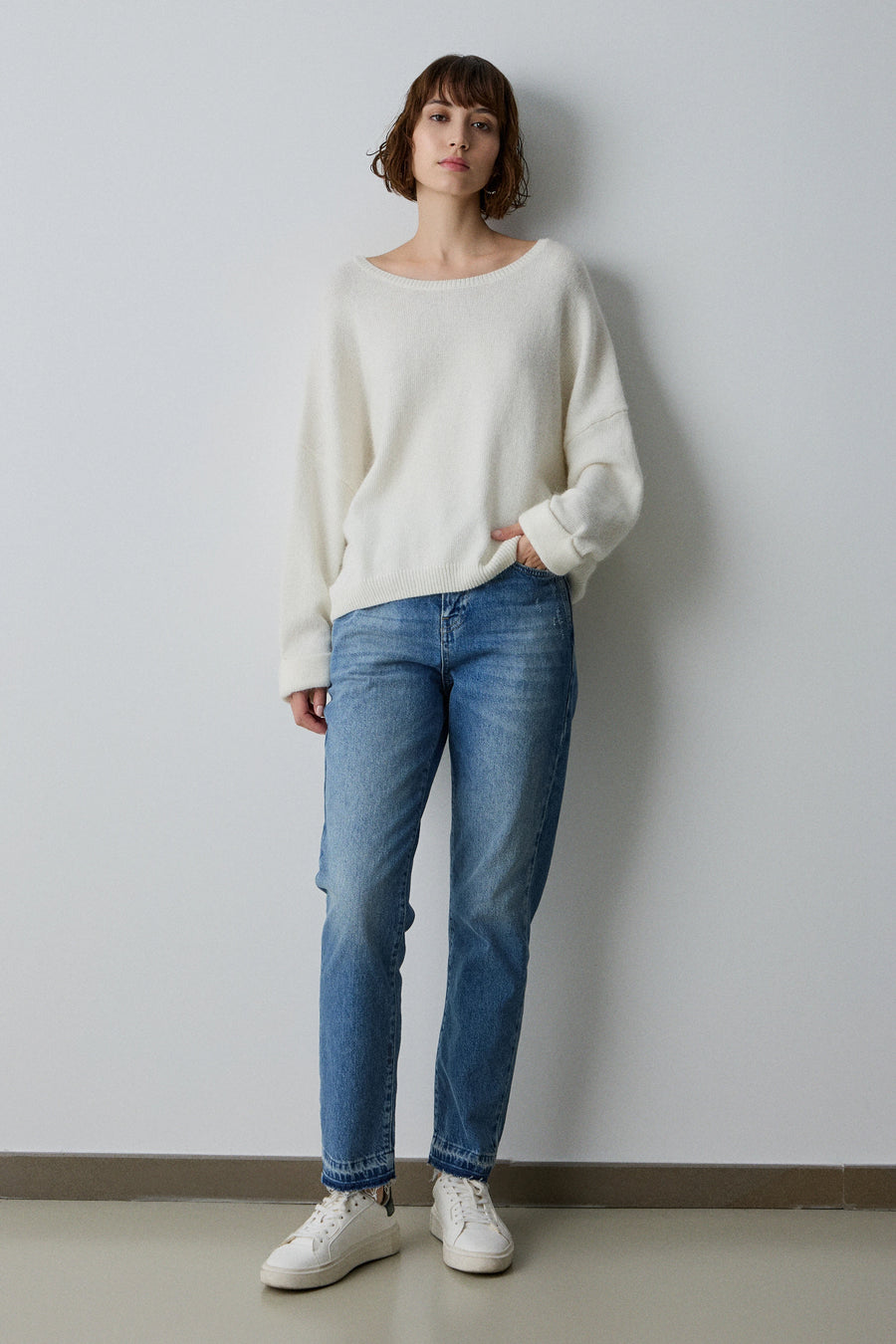 Asymmetric wollen blouse