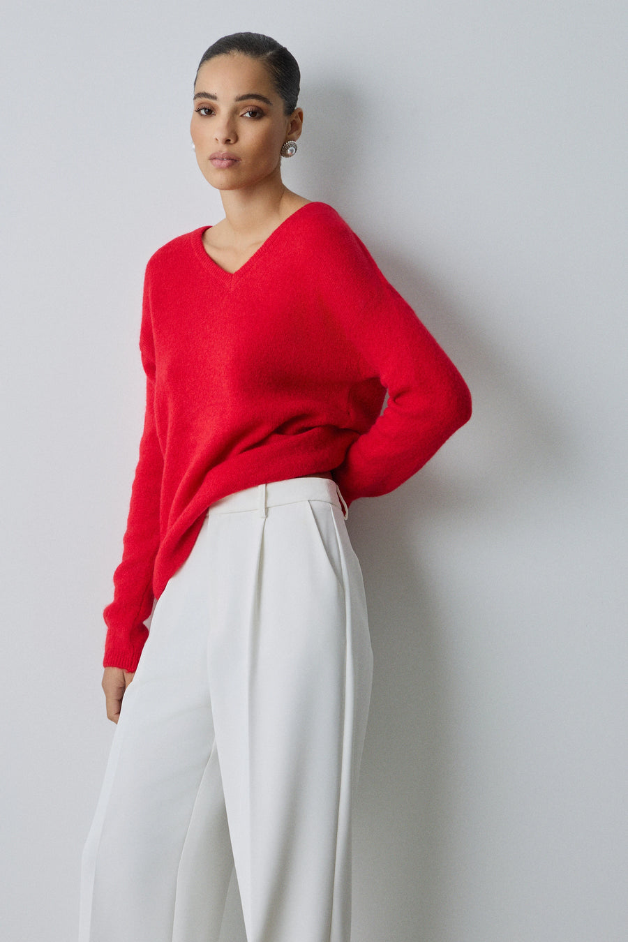 Knitted V-neck pullover