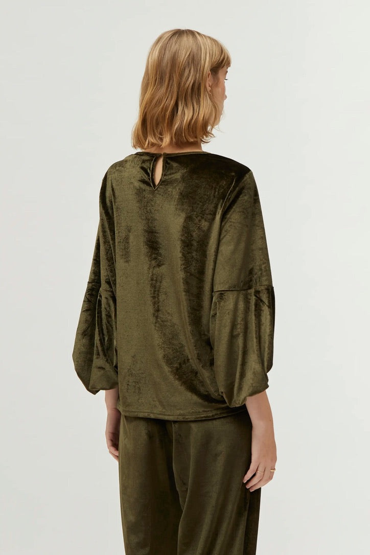 Green puff sleeve velvet top